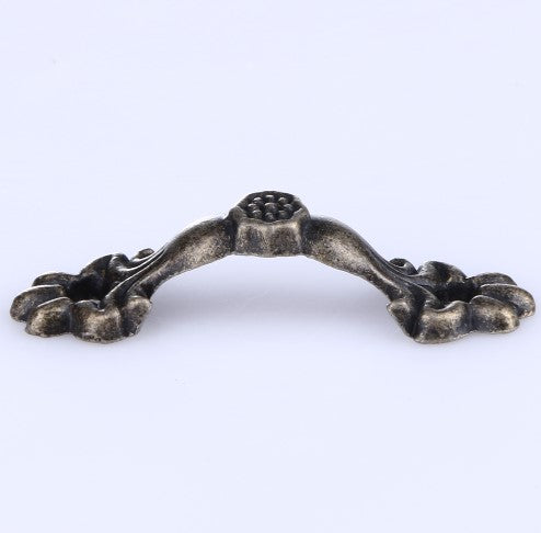 Antique Style Door Handles and Pulls